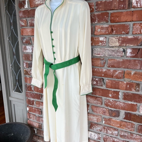 Vintage off white and green dress size medium - Picture 2 of 5